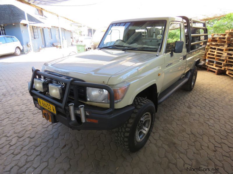 Toyota LANDCRUISER 4500 EFI in Namibia