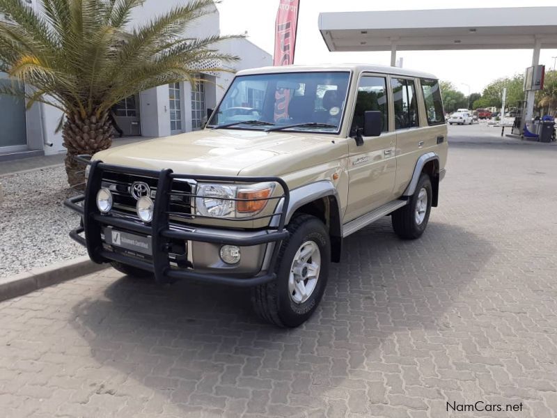 Toyota LANDCRUISER 70 4.2D S/W in Namibia