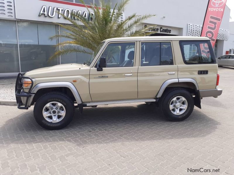 Toyota LANDCRUISER 70 4.2D S/W in Namibia