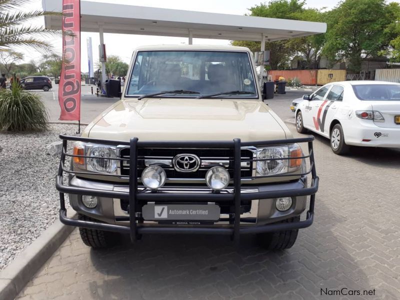 Toyota LANDCRUISER 70 4.2D S/W in Namibia