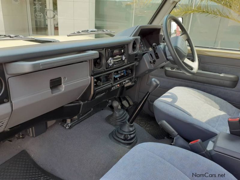 Toyota LANDCRUISER 70 4.2D S/W in Namibia