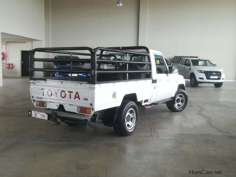 Toyota Land Cruiser 4.5 EFI S/Cab in Namibia