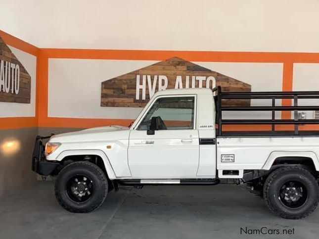 Toyota Landcruiser 4.5 EFI in Namibia