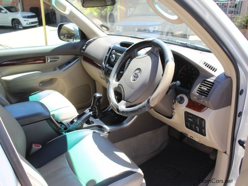 Toyota PRADO 4.0 V6 VX a/t in Namibia