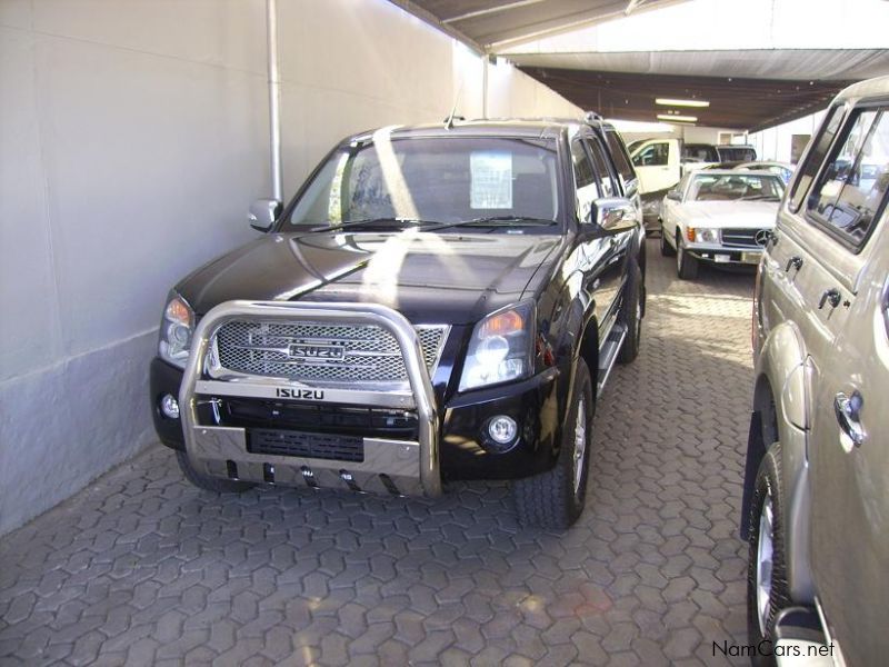 Isuzu KB 360 LX D/C 4X4 in Namibia