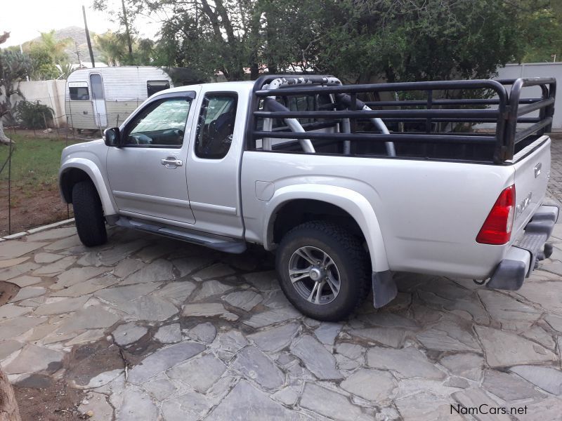 Isuzu KB300 3.0lt LX 2x4 club cab in Namibia