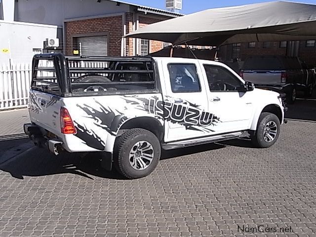 Isuzu KB360 V6 Isuzu 4x4 D cab Auto in Namibia