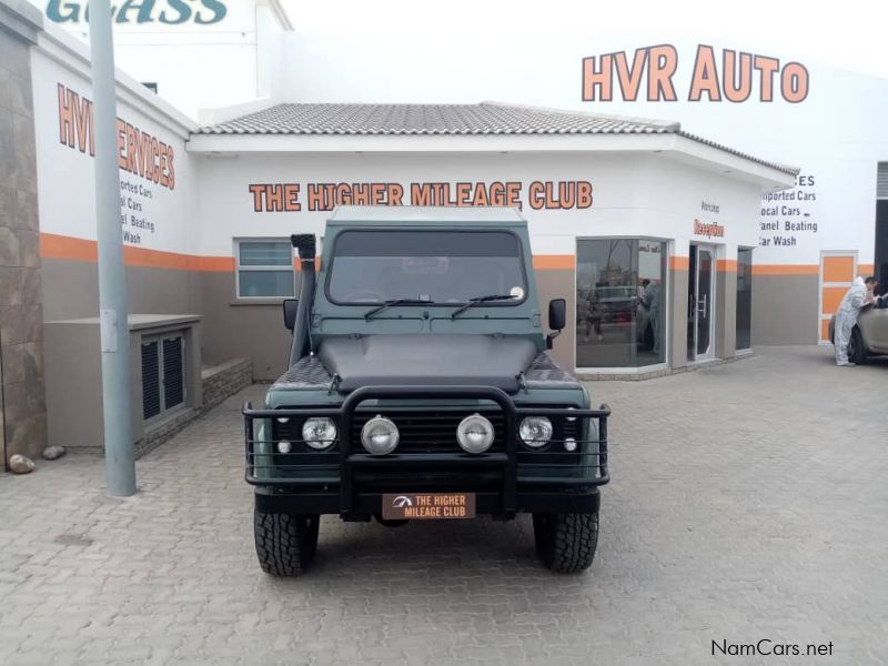 Land Rover Defender in Namibia