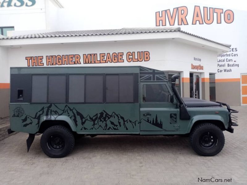 Land Rover Defender in Namibia