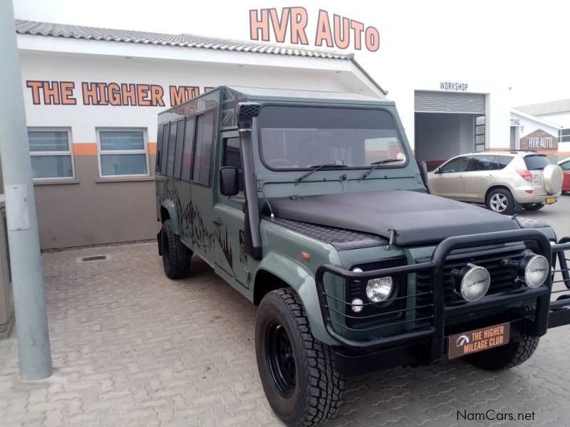 Land Rover Defender in Namibia