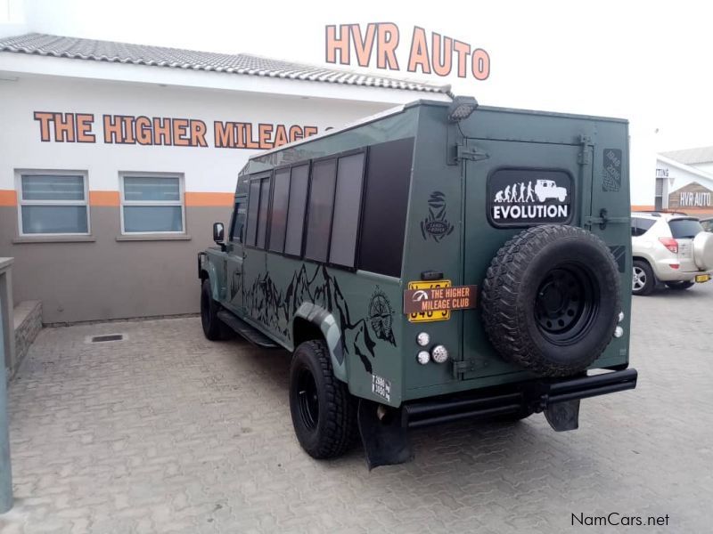 Land Rover Defender in Namibia