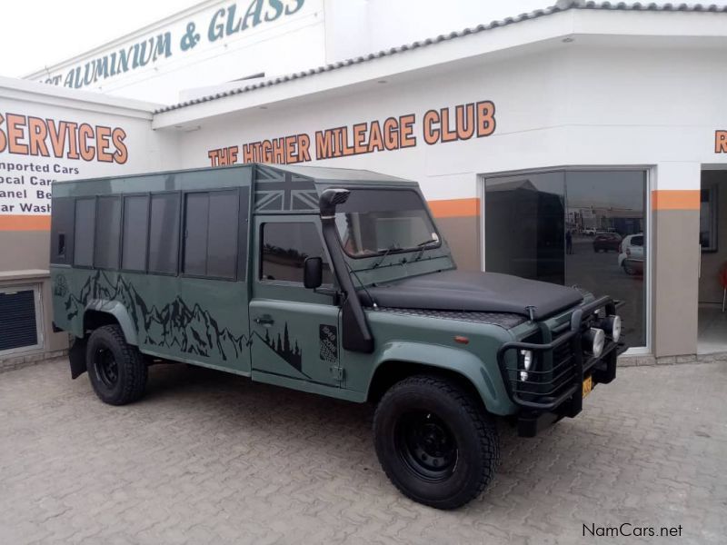 Land Rover Defender in Namibia