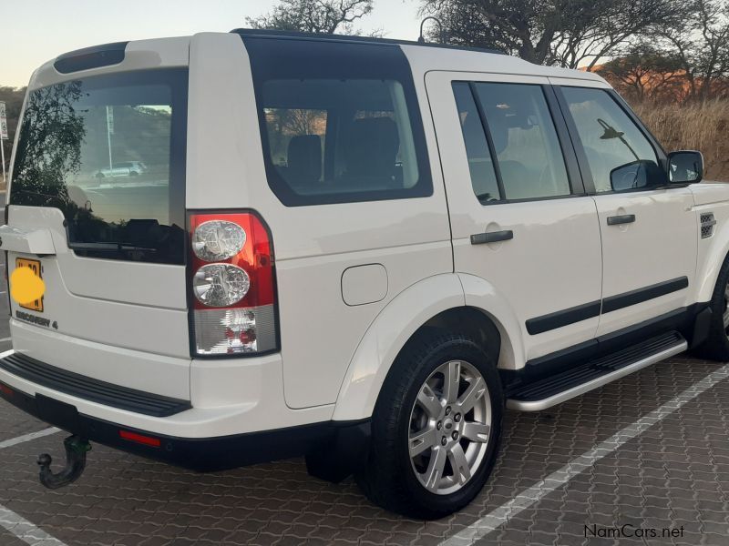 Land Rover Discovery 4 in Namibia