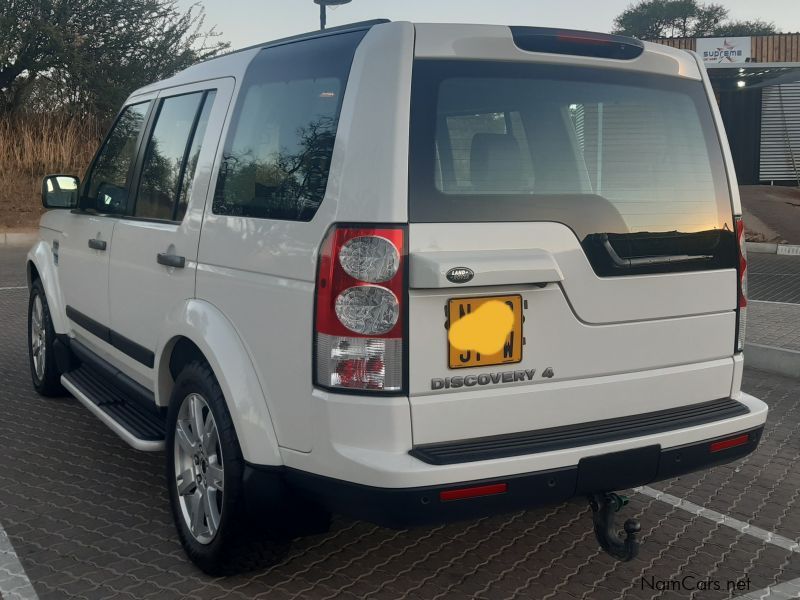 Land Rover Discovery 4 in Namibia