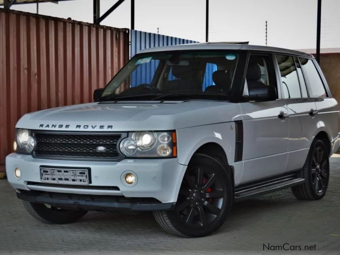Land Rover Range Rover in Namibia