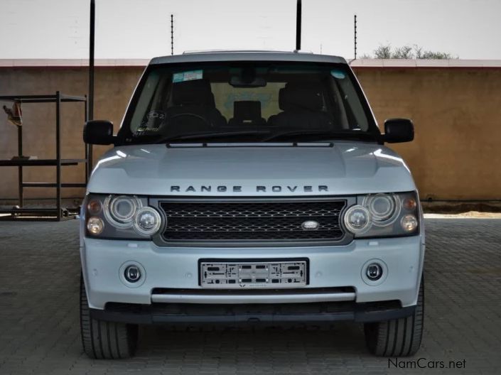 Land Rover Range Rover in Namibia
