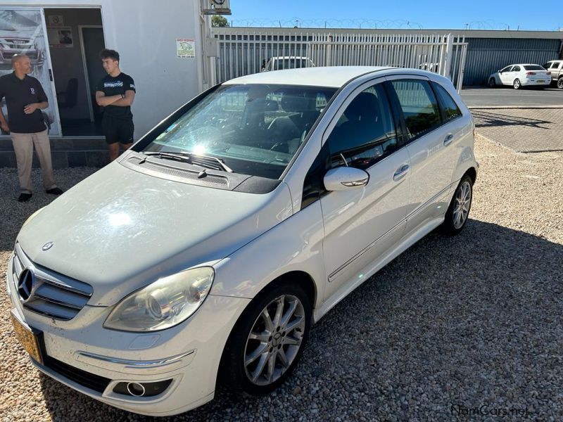 Mercedes-Benz B200 in Namibia