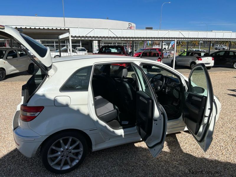 Mercedes-Benz B200 in Namibia