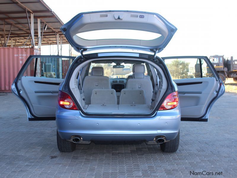 Mercedes-Benz R350 in Namibia