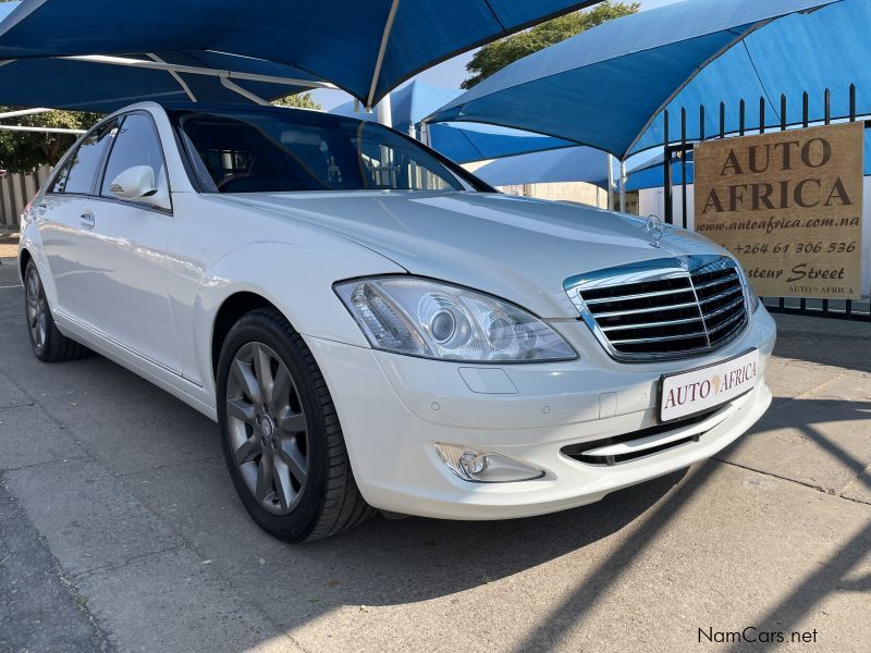 Mercedes-Benz S550 in Namibia