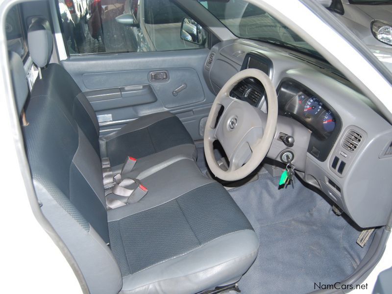 Nissan Hardbody 2000 LWB in Namibia