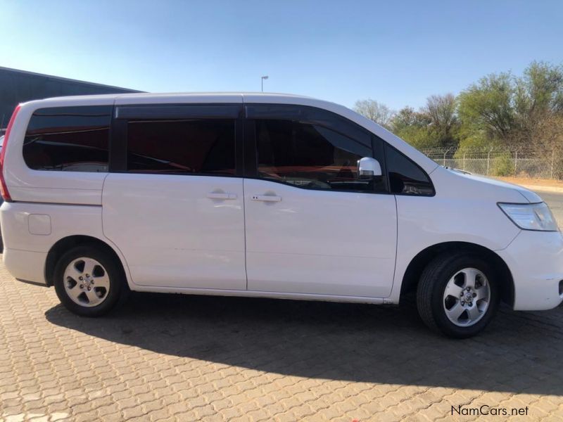 Nissan Serena in Namibia