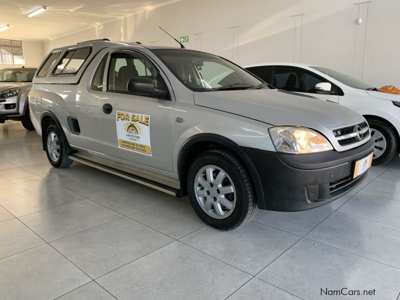 Opel CORSA S/CAB 1.4 in Namibia