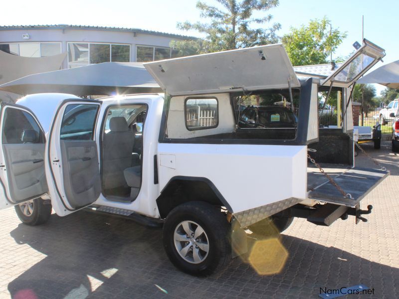 Toyota Hilux 4.0 V6 D Cab 4x4 auto in Namibia