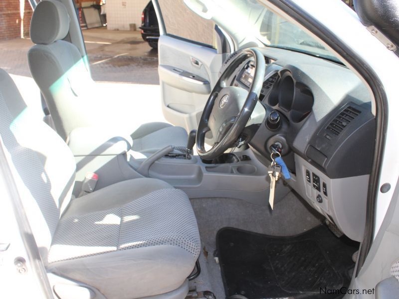 Toyota Hilux 4.0 V6 D Cab 4x4 auto in Namibia