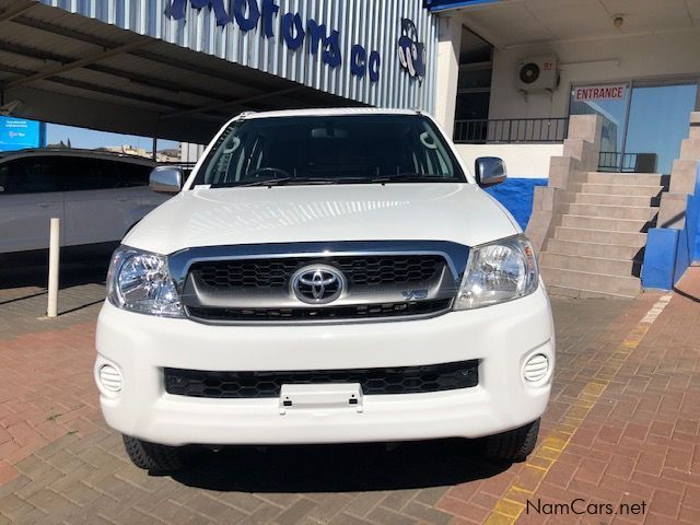 Toyota Hilux 4.0 V6 D/Cab A/t 4x4 in Namibia