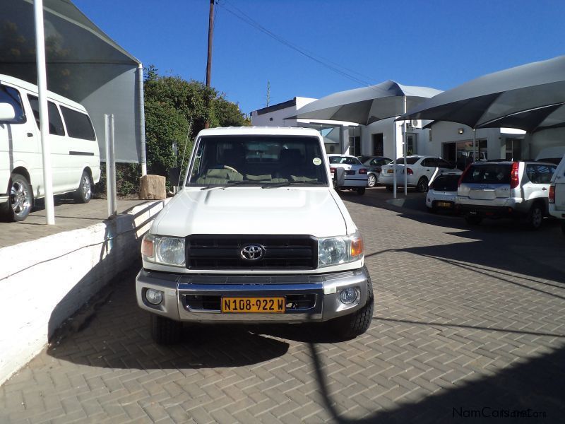 Toyota LANDCRUISER 4.2 DIESEL in Namibia