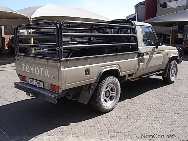 Toyota Land Cruiser 4.0 V6 S/Cab in Namibia