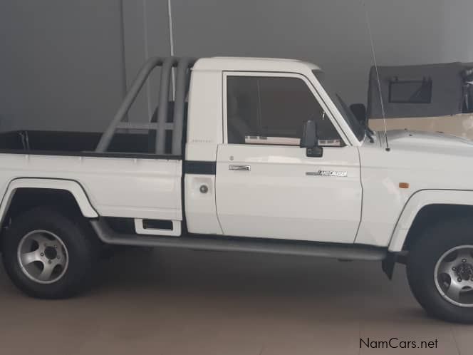 Toyota Land Cruiser 4.5 EFI in Namibia