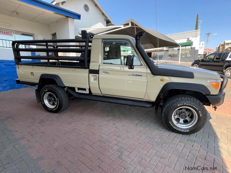 Toyota Land Cruiser 4.5 EFi in Namibia