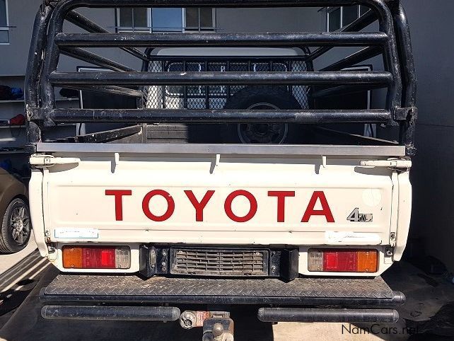 Toyota Land Cruiser 70, 4.2D Bakkie 4x4 in Namibia