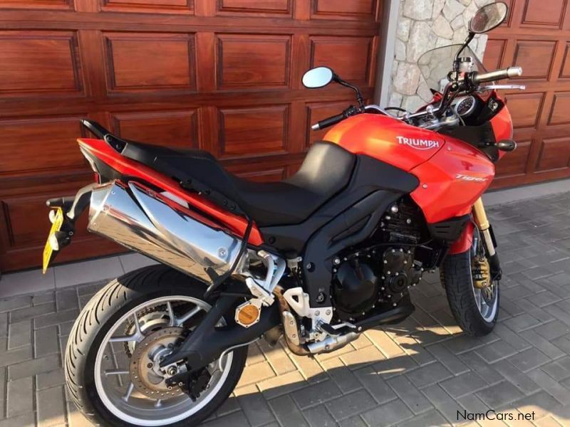 Triumph Tiger 1050 in Namibia