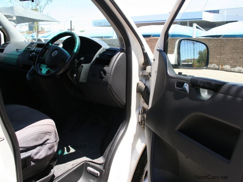 Volkswagen Kombi T5 2.5 TDi LWB in Namibia