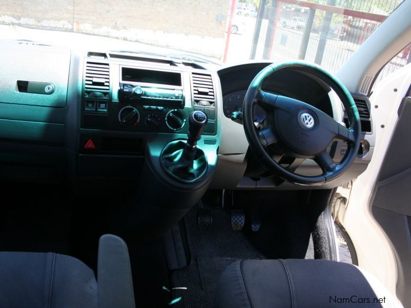 Volkswagen Kombi T5 2.5 TDi LWB in Namibia