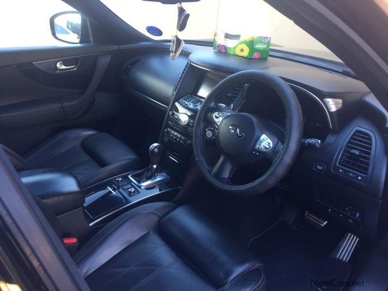 Infiniti FX 50S in Namibia