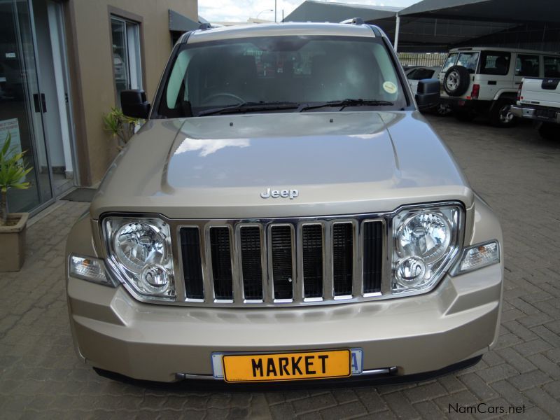 Jeep CHEROKEE 3.7 V6 A/T LIMMITED in Namibia