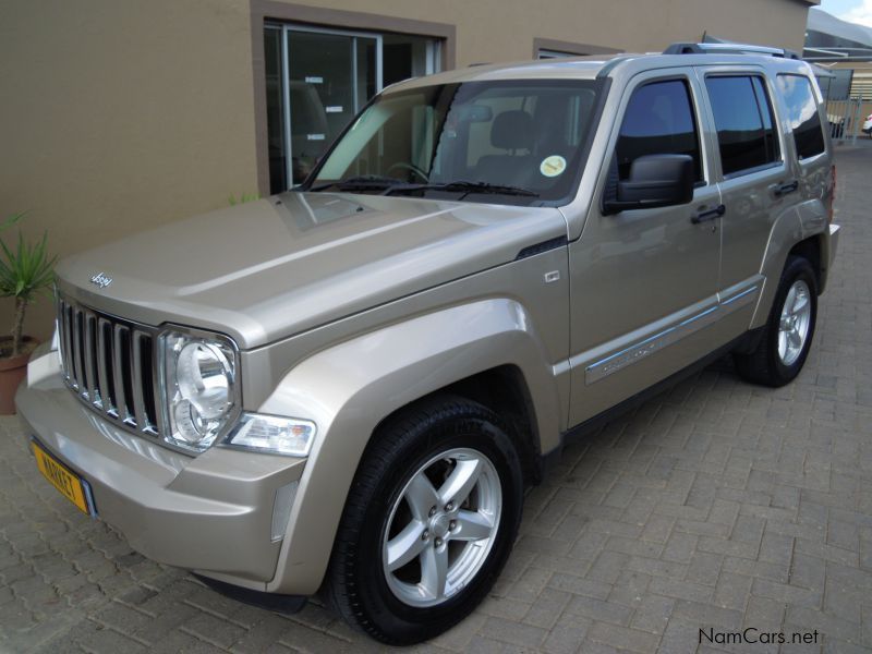 Jeep CHEROKEE 3.7 V6 A/T LIMMITED in Namibia