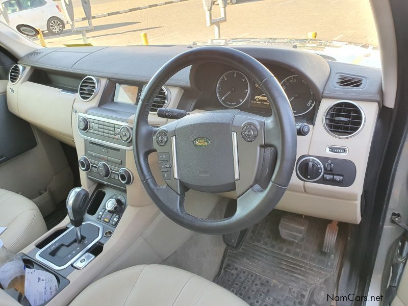 Land Rover Disco 4 3.0 TD V6 S in Namibia