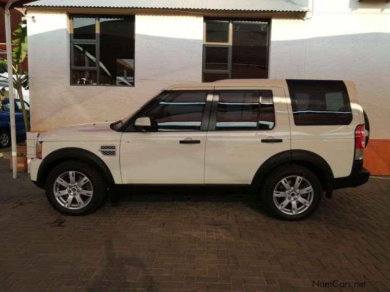 Land Rover Discovery 4 3.0 TD/SD V6 S in Namibia