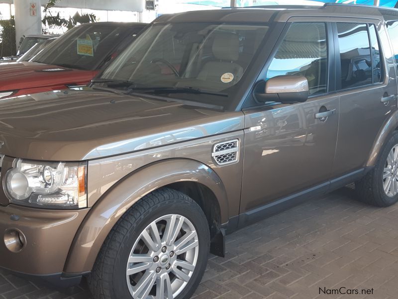 Land Rover Discovery 4 5.0 V8 HSE in Namibia