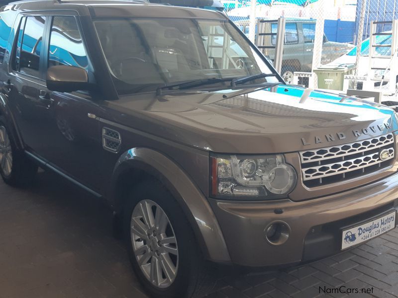 Land Rover Discovery 4 5.0 V8 HSE in Namibia