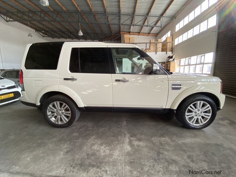 Land Rover Discovery 4 5.0 V8 HSE in Namibia