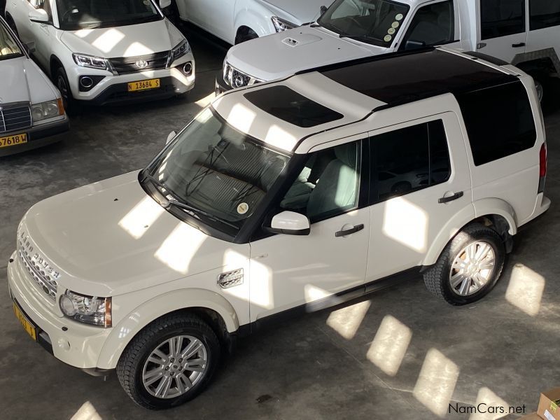 Land Rover Discovery 4 5.0 V8 HSE in Namibia