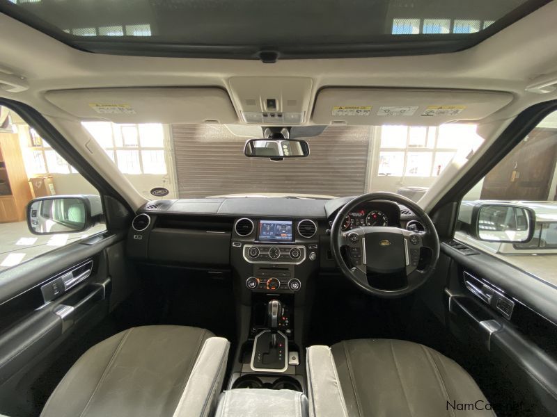 Land Rover Discovery 4 5.0 V8 HSE in Namibia