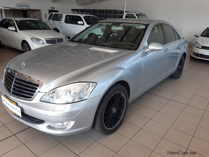 Mercedes-Benz S350 in Namibia