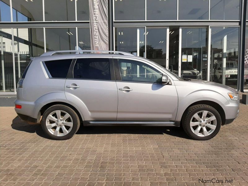 Mitsubishi OUTLANDER 2.4i AWD in Namibia